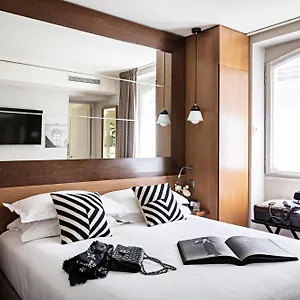Elysées, An Ihg 4*, Paris France